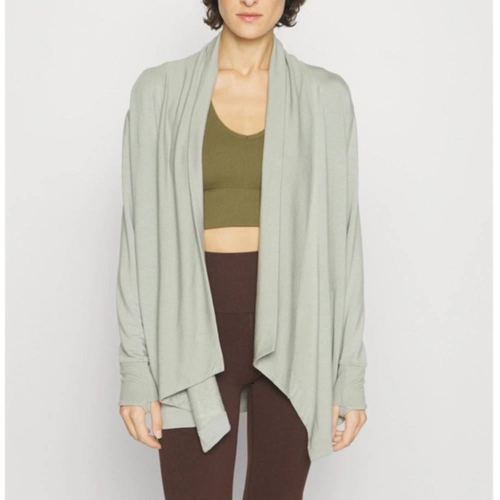 Athleta Women’s Pranayama Wrap